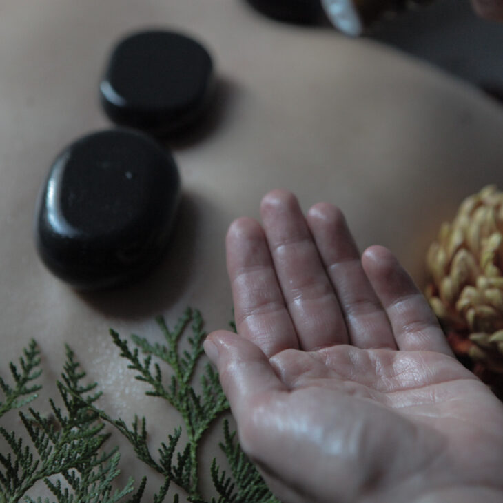 Masaż gorącymi kamieniami w Verde Massage & Beauty masaż w Krakowie rynek w Krakowie u Bracka