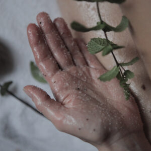Verde Massage & Beauty body scrub